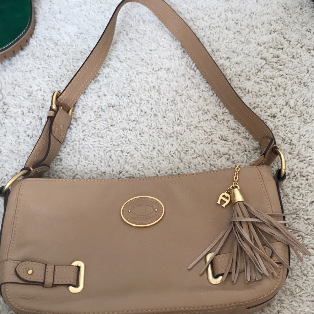 Etienne Aigner Leather Purse - Lots of Pockets